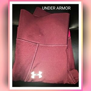 Under Armour leggings size small! ⚘️🪻🌷 #leggings #UnderArmour #sale 🤩🥳👍
